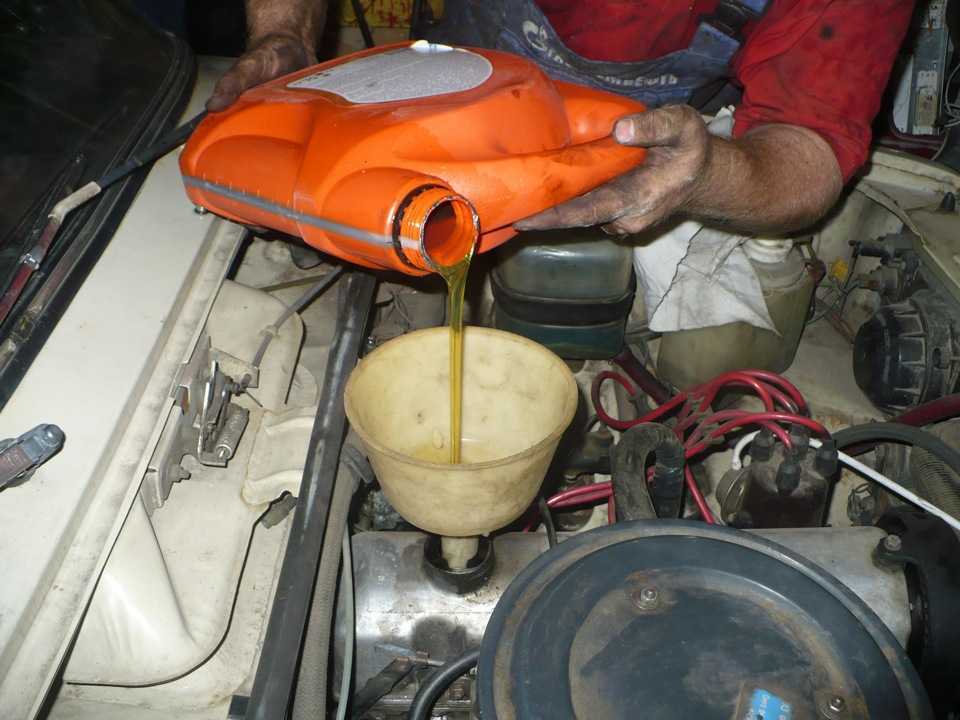 Замена масла в двигателе ваз 2107: пошаговая инструкция