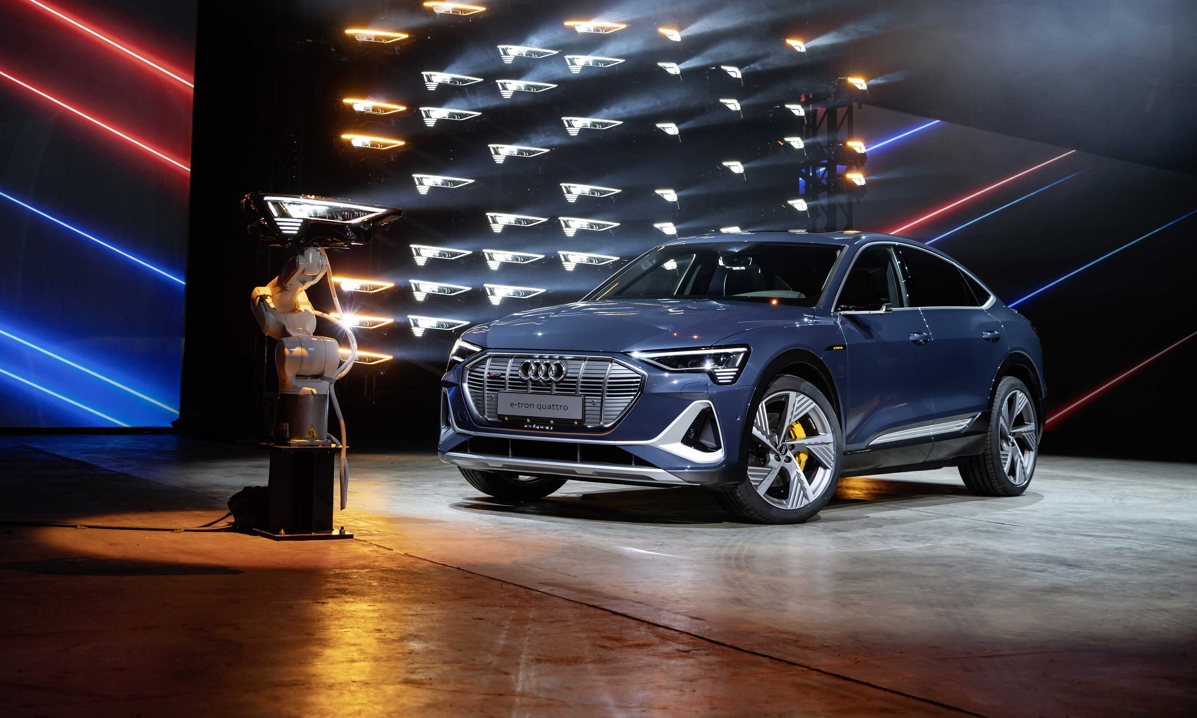 Audi e-tron 55 quattro, обзор, характеристики, комплектации и цены, видео тест драйва