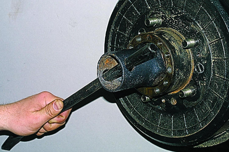 Замена тормозных дисков газель своими руками. как заменить тормозной диск переднего колеса автомобиля газель