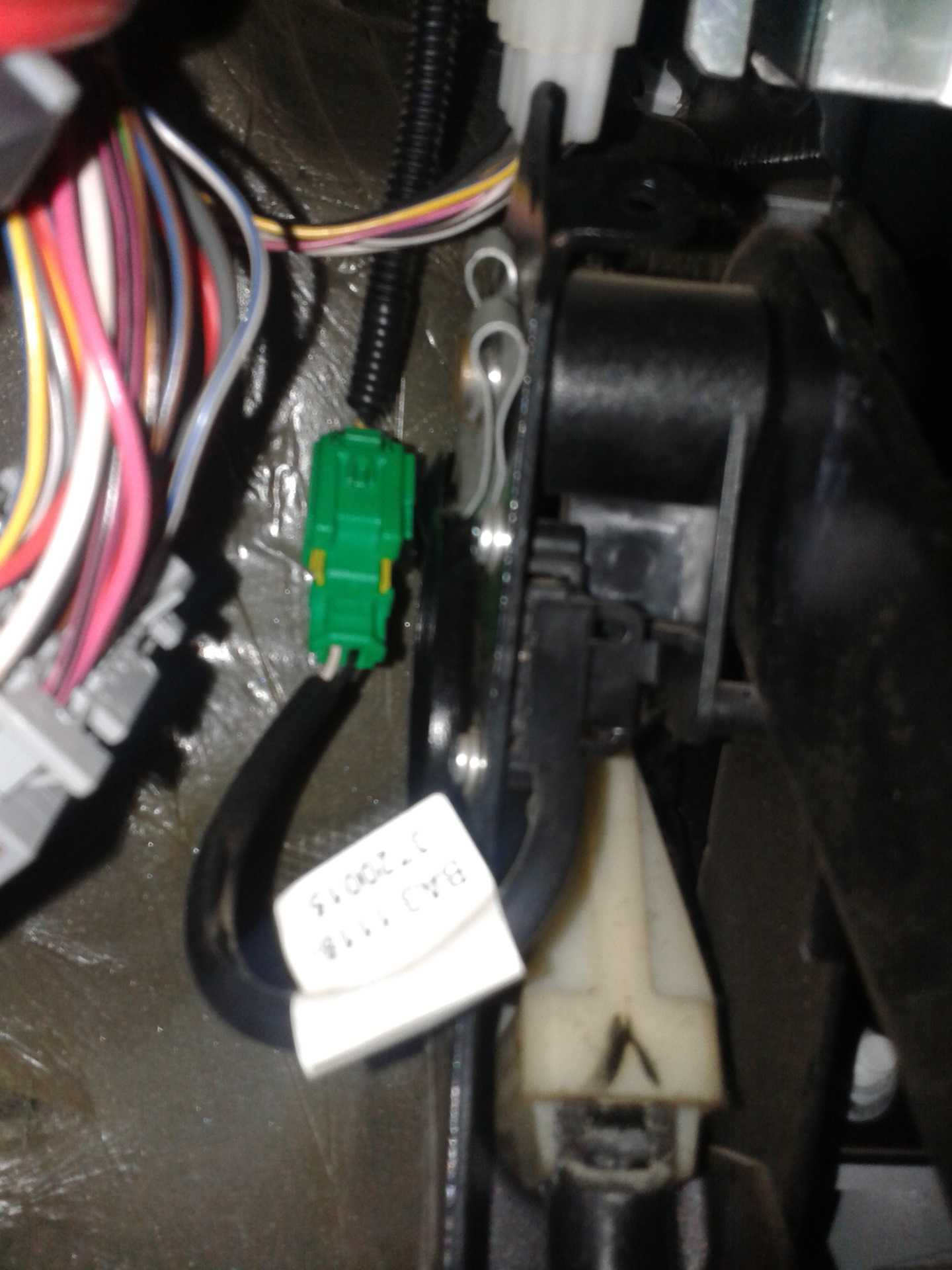 Ошибка p0704 — концевой выключатель педали сцепления — неисправность электрической цепи
