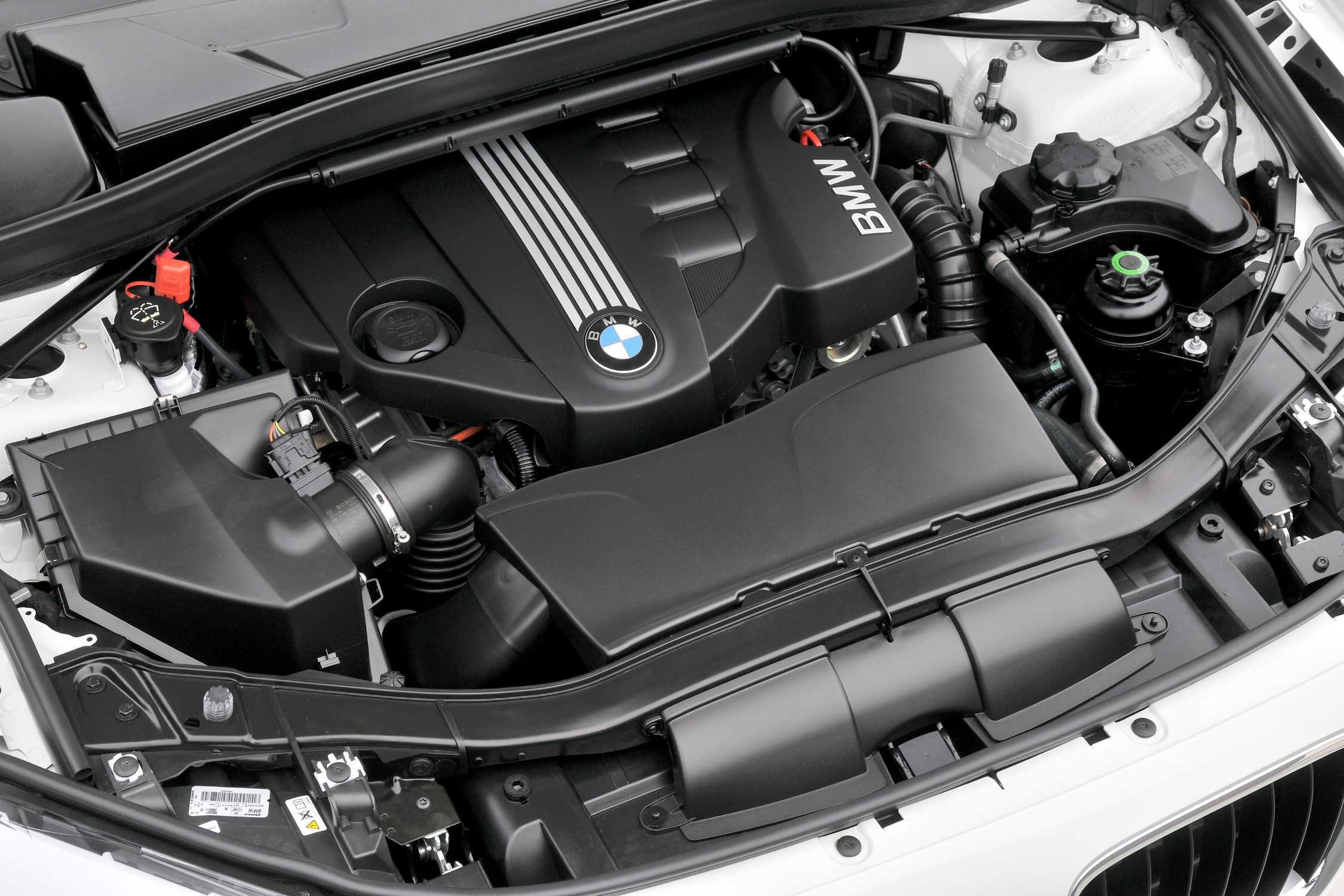 Бмв х3 2.5 бензин. BMW 3 f25 мотор. BMW x3 f25 мотор. BMW x1 под капотом. BMW x5 под капотом.