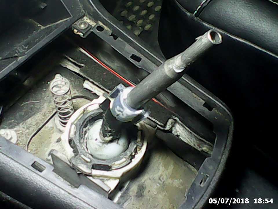 Рычаг переключения передач: устройство, неисправности и особенности ремонта.