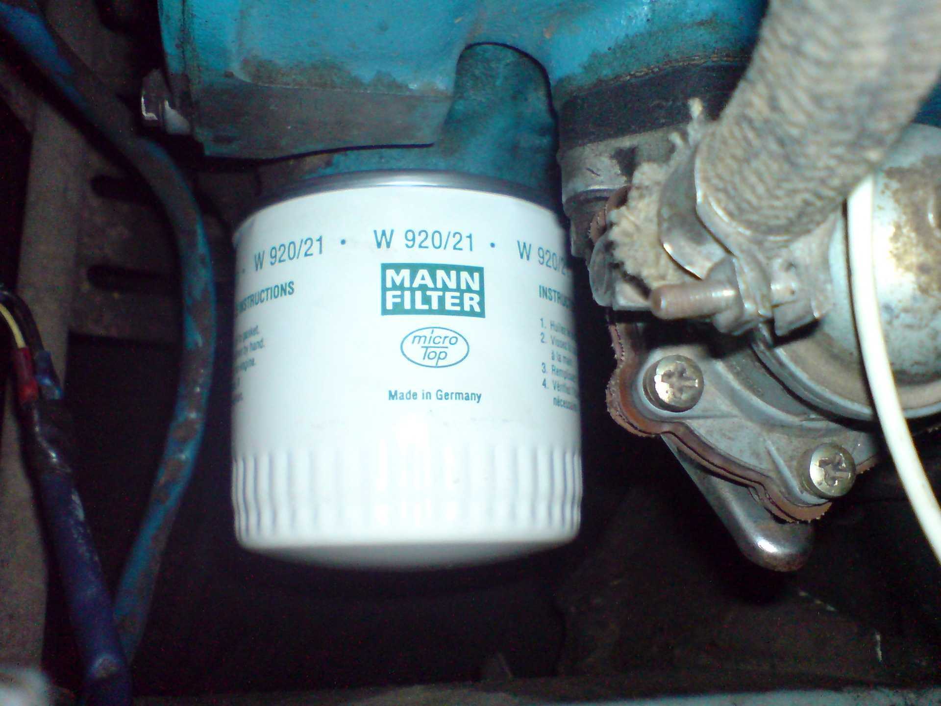 Меняем масло в двигателе ваз 2107: периодичность, какое масло и сколько заливать, подробная видеоинструкция