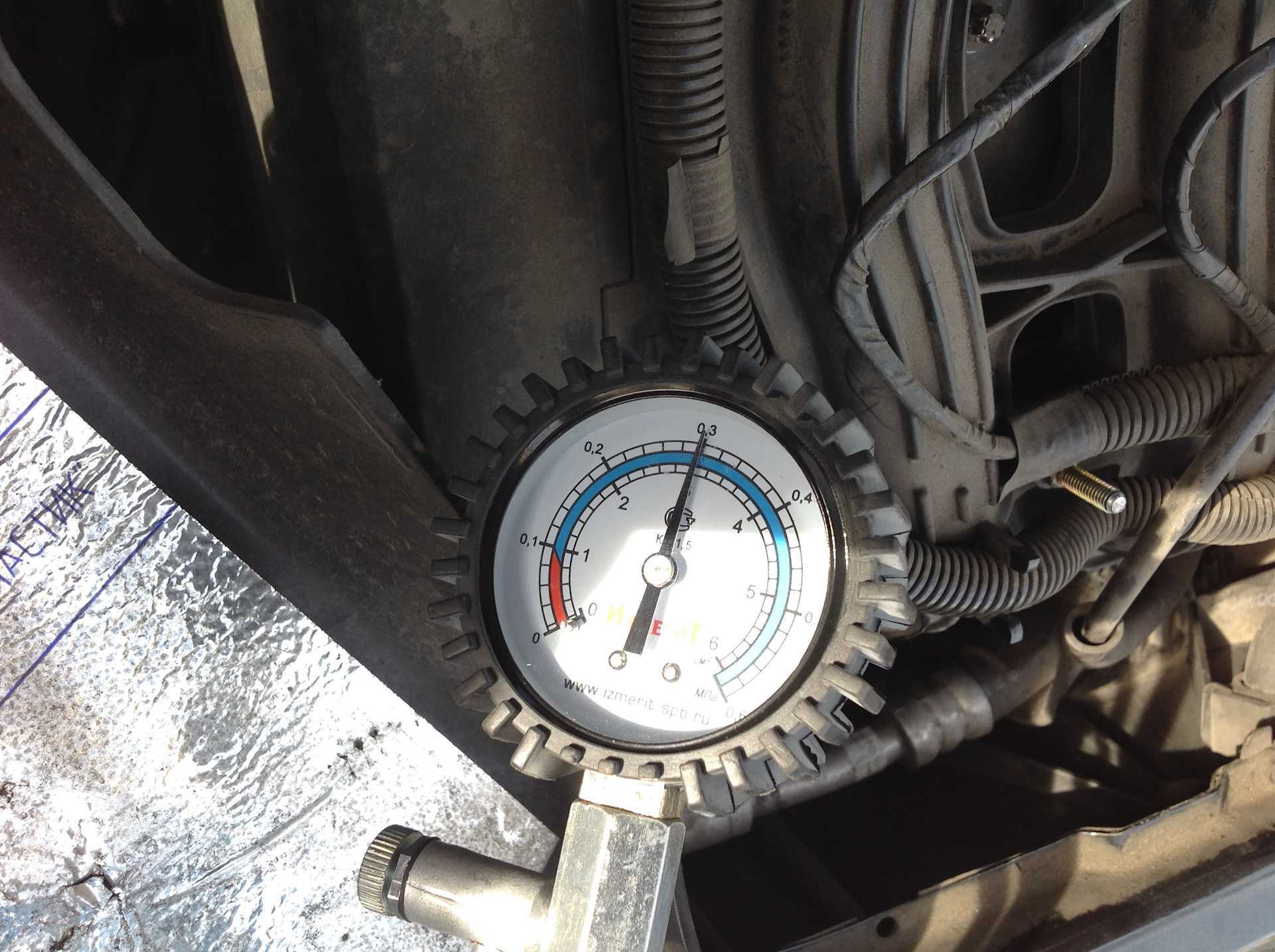Должно ли падать давление в топливной рампе при заглушенном двигателе опель