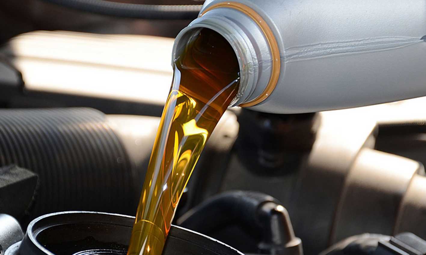 Замена масла в двигателе: когда и как менять масло