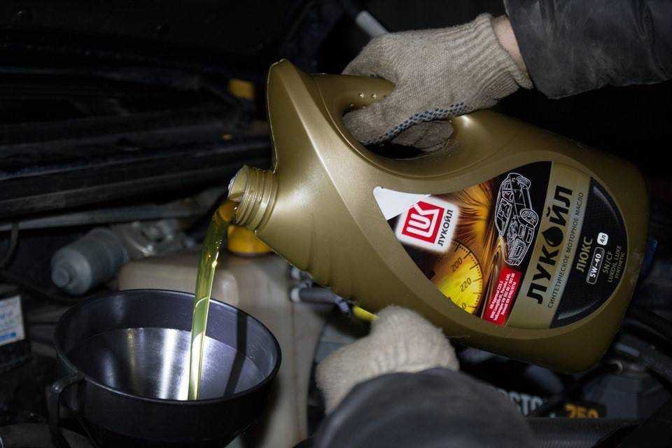 Можно ли лить в бензиновый двигатель дизельное масло
