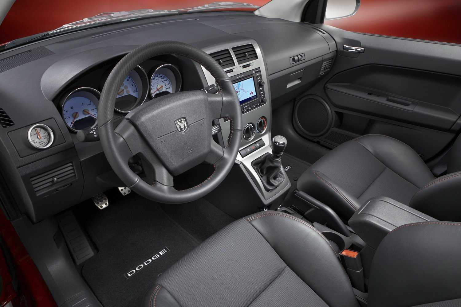 Dodge Caliber, обзор автомобиля Додж Калибр, двигатель, привод, внешний вид